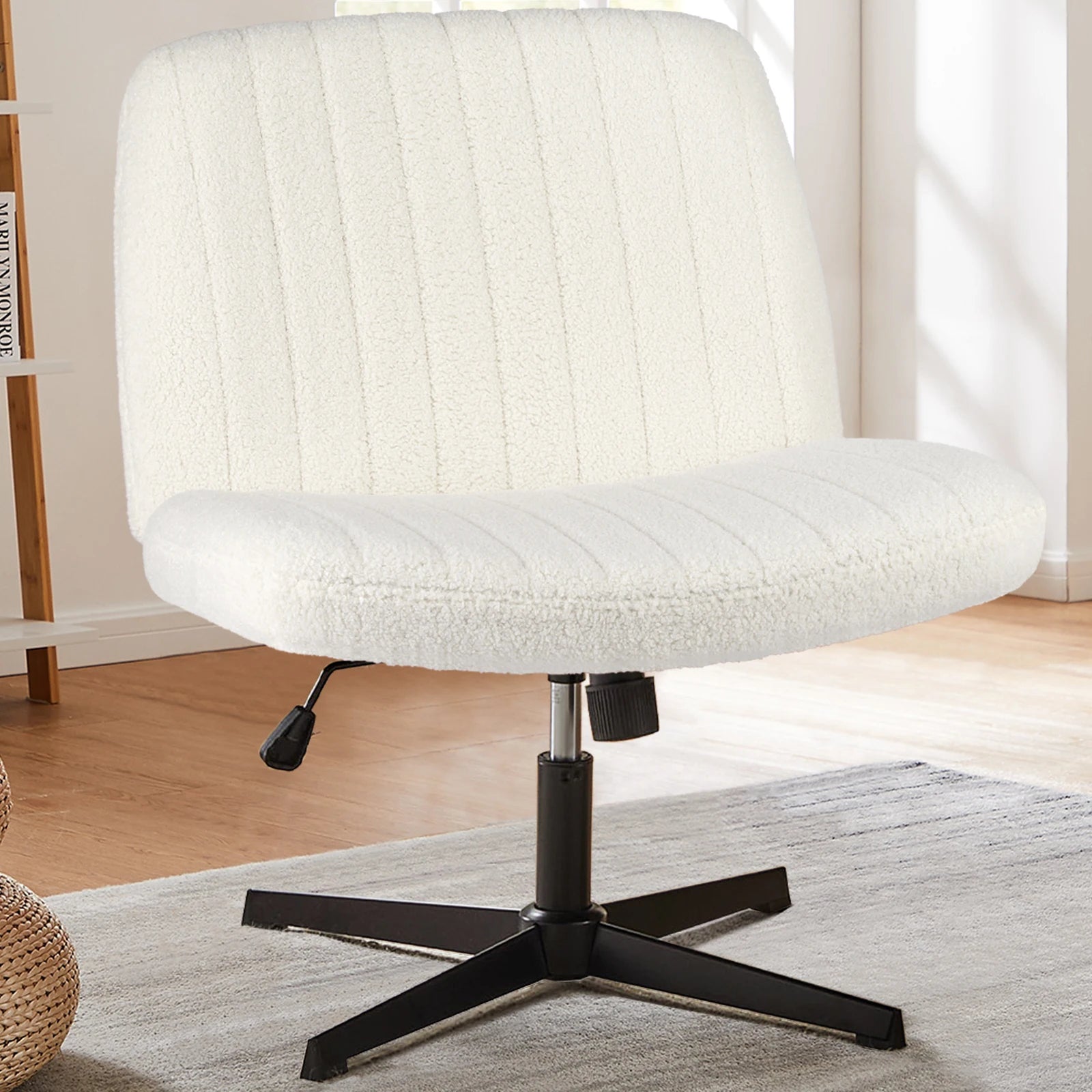 Durable Wide Seat and Cross Legged Office Chair